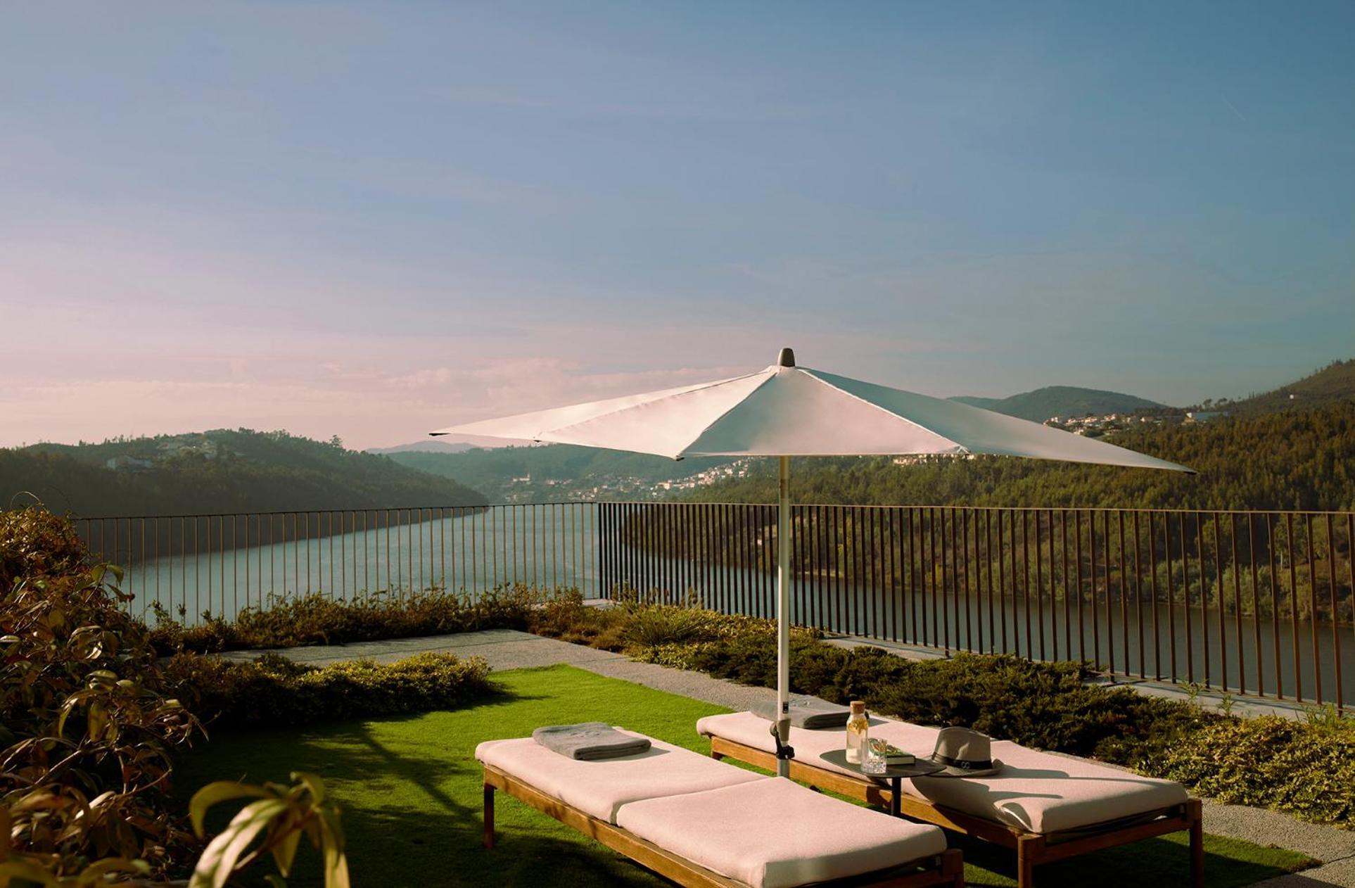 Hotel Douro41 & Castelo de Paiva